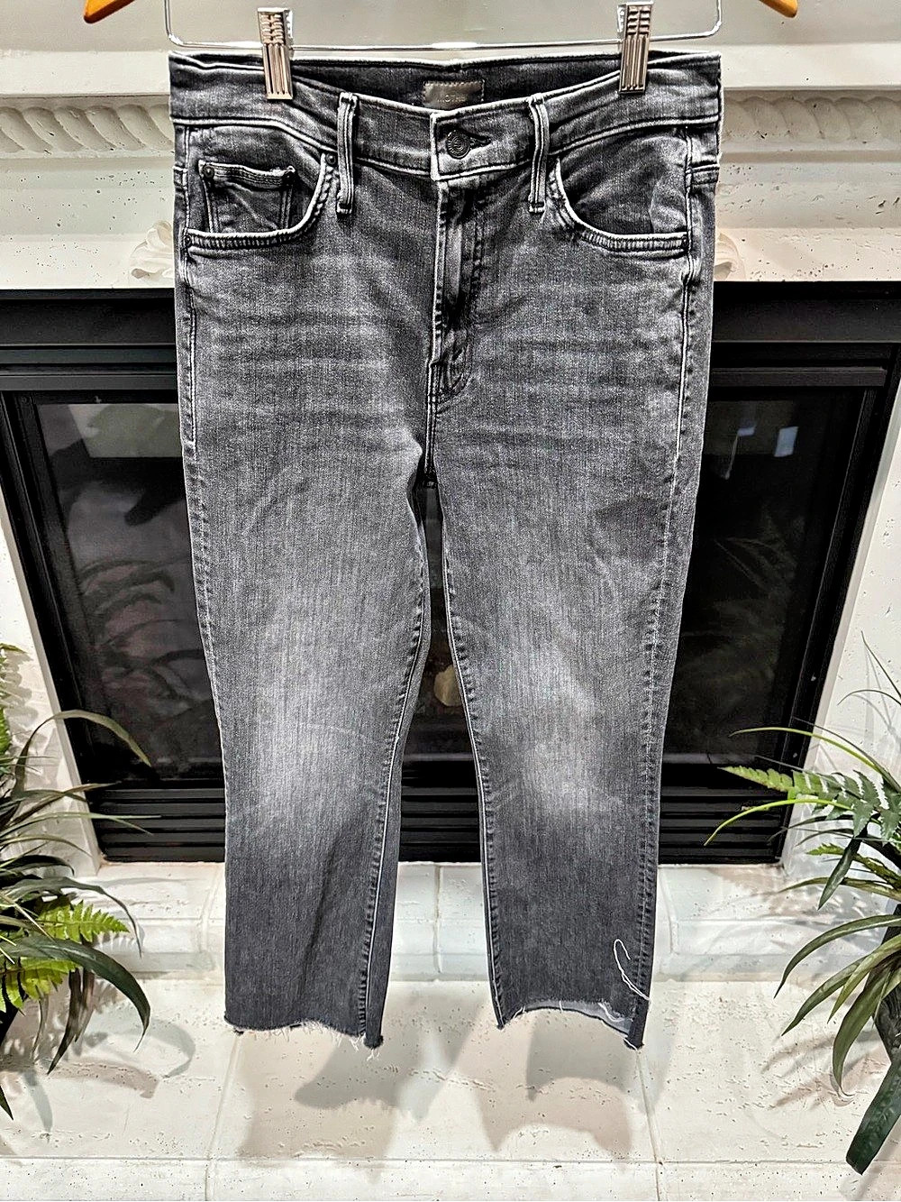 MOTHER The Insider Crop Step Fray Save Your Soul Wash Cropped Jeans Waist 28 Gra